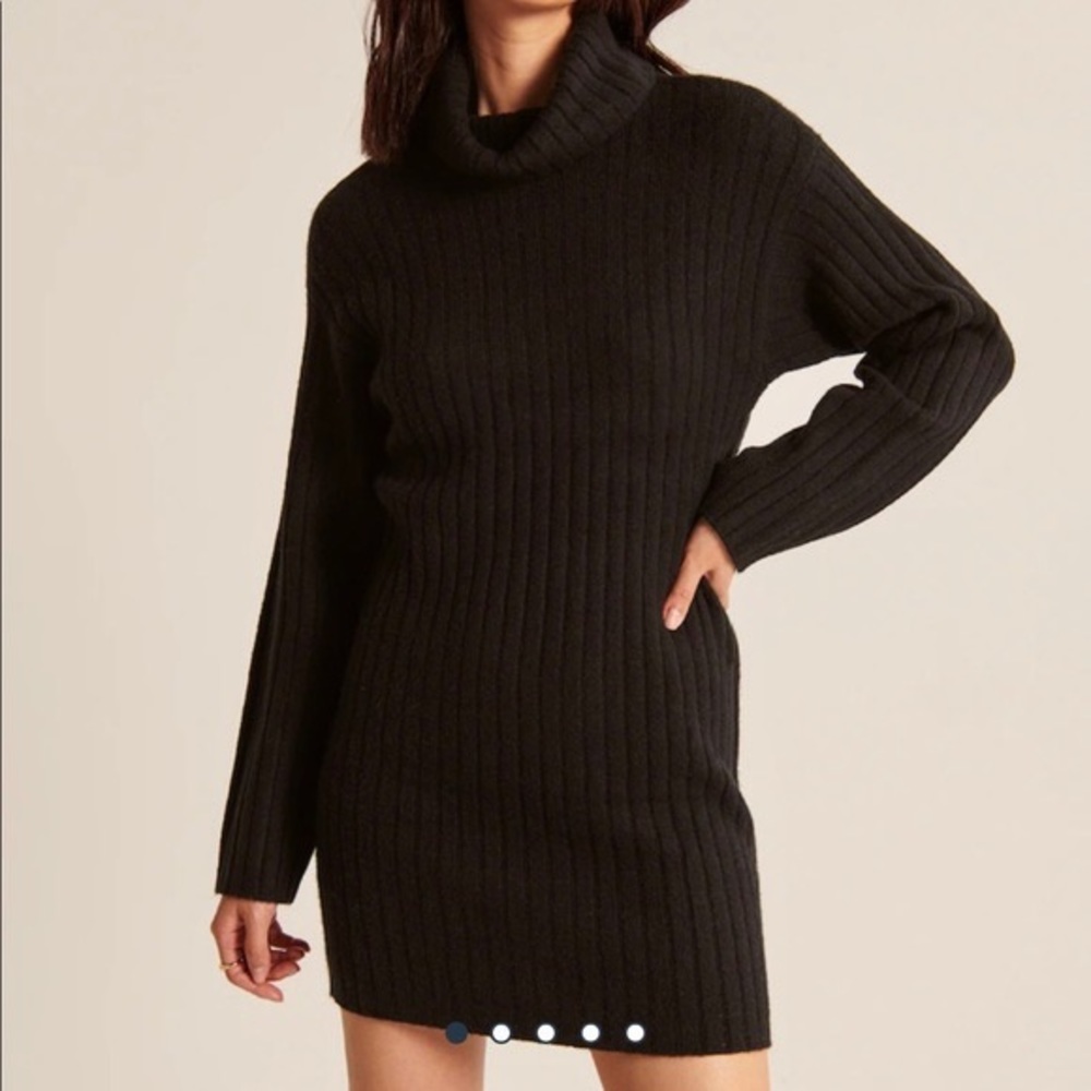 Abercrombie and Fitch Easy-Fitting Sweater Dress. Size Small.